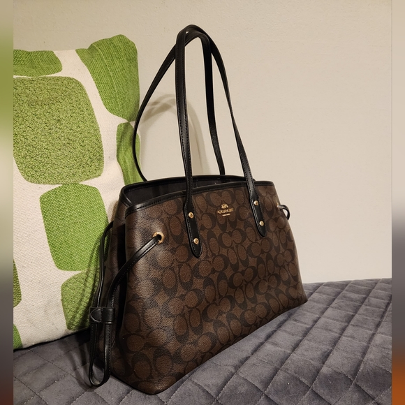 COACH Drawstring Carryall - Picture 3 of 8